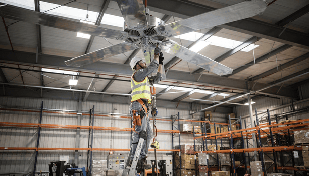 התקנת מאוורר תעשייתי